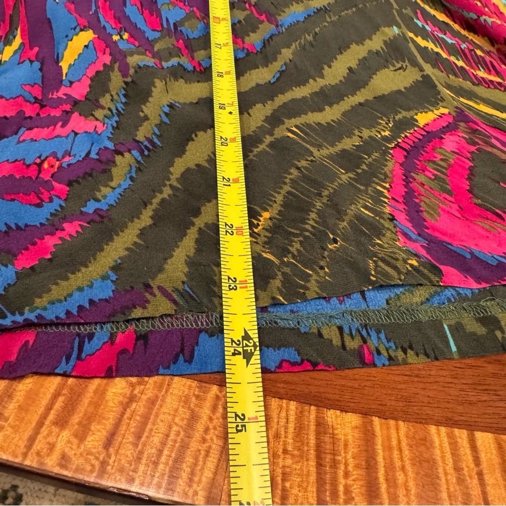 Trina Turk Nomadic Peacock Ingrid Top in Multi Silk Blend Size Small Popover - Picture 12 of 12